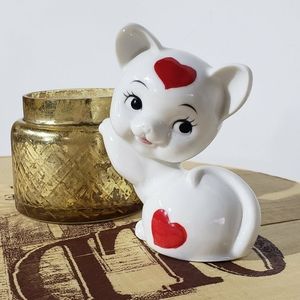 Vintage white cat kitten figurine with hearts